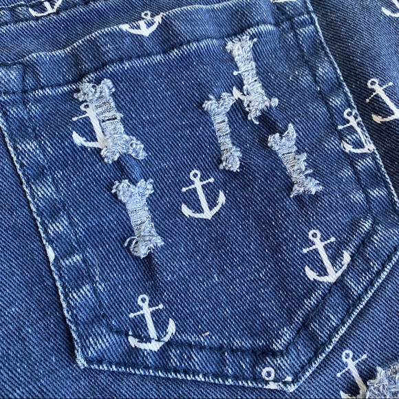 Ocean Drive Anchor Print Distressed Denim Shorts - Picture 10 of 14